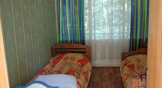 Гостиница Дачный Хостел Звенигород Бюджетный двухместный номер с 2 отдельными кроватями и общей ванной комнатой-2